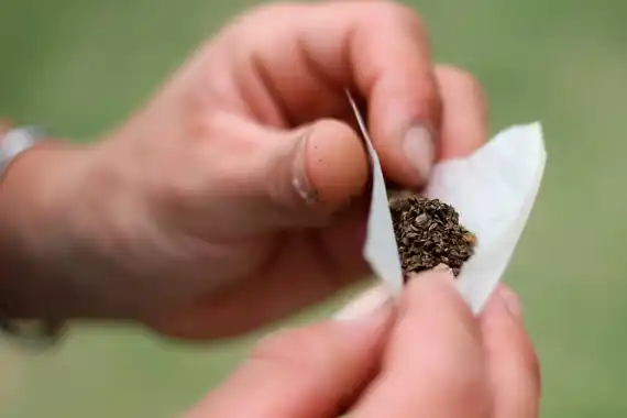 La Casación absolvió a un preso que tenía ocho cigarrillos de marihuana