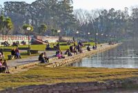 ¿Están permitidas las reuniones sociales al aire libre en Tandil?
