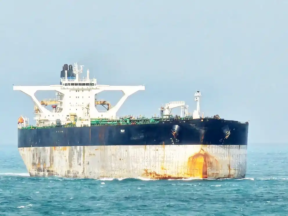 Francia intercepta un petrolero de la “flota fantasma” rusa en el Mediterráneo