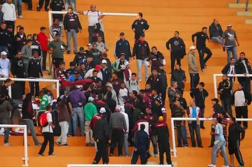 Mataron a un hincha de Lanús durante el partido frente a Estudiantes