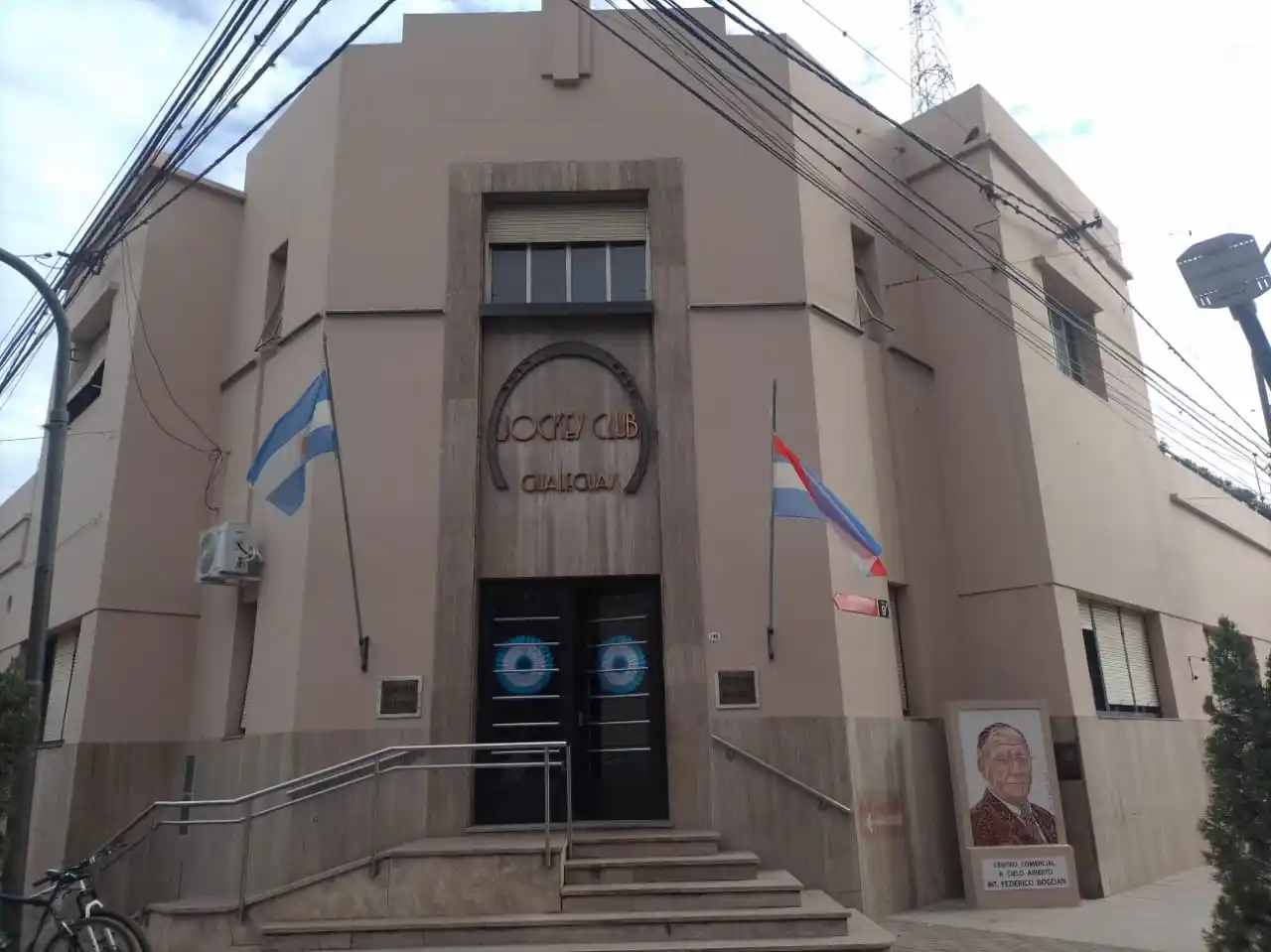 Frente de la sede social-