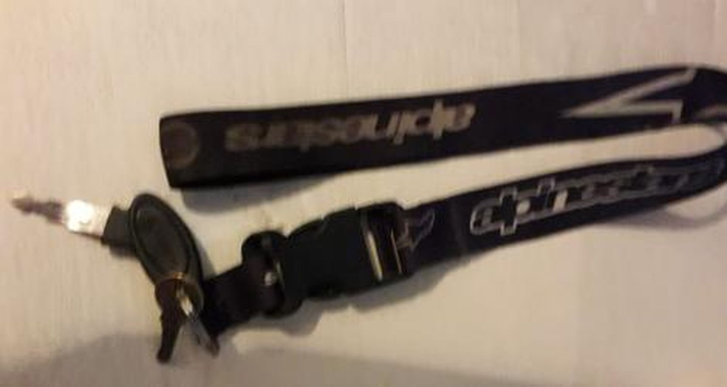 Encontró una llave de moto