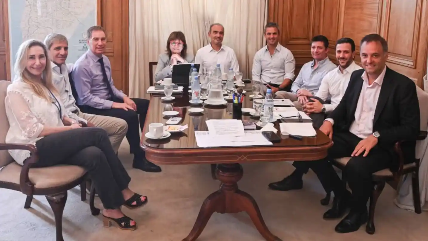 La mesa política del Gobierno decidió mantener la reducción en Ganancias en la reforma laboral, pese al pedido de las provincias. (Foto: Prensa Presidencia)