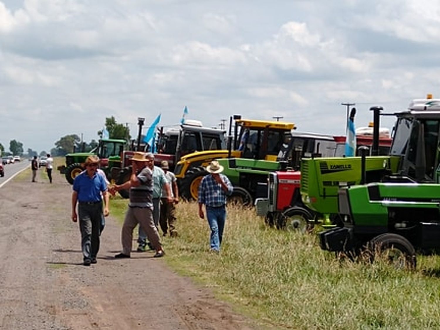 "Tractorazo" en Bragado: Con un centenar de personas definieron medidas de protesta si no prospera el diálogo