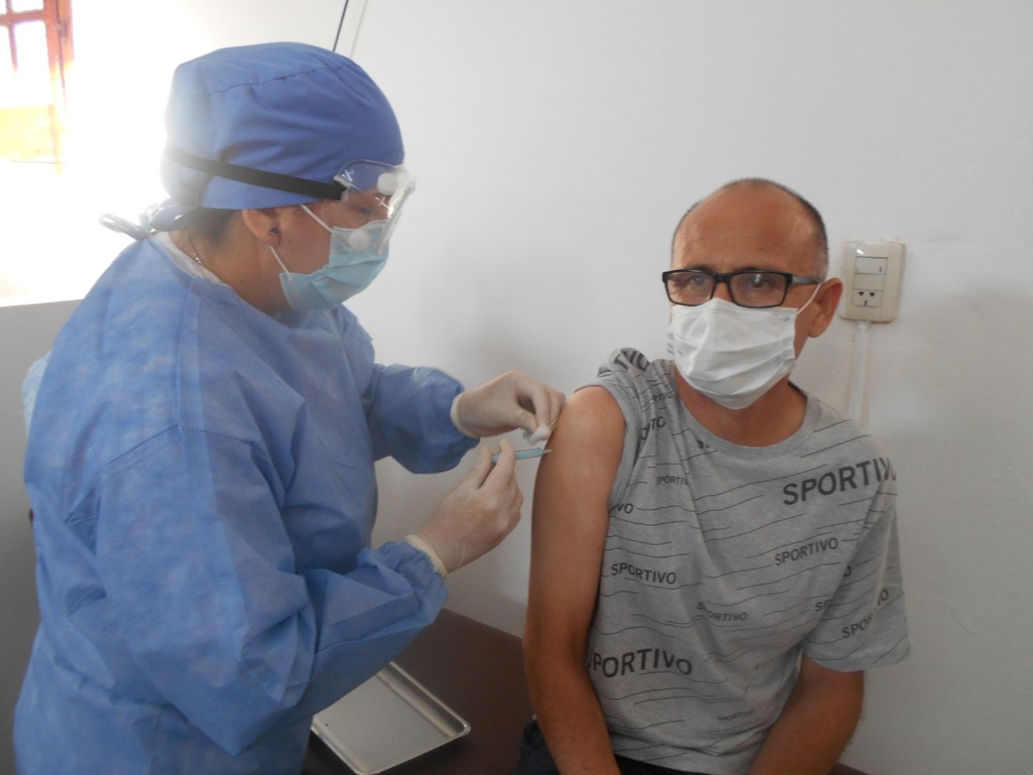 Comenzaron a aplicar la Sputnik a voluntarios del Hospital San José en Diamante