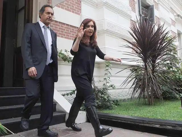 Cristina llega a La Plata tras un polémico subsidio al Hospital Español