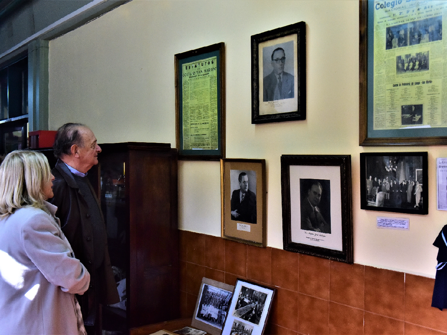 El Colegio San Martín inauguró galería fotográfica que recuerda a sus impulsores