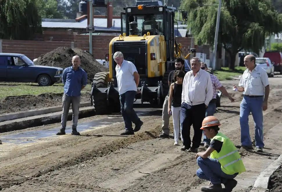 Lunghi presentó en la Provincia las obras 2017 del fondo de infraestructura