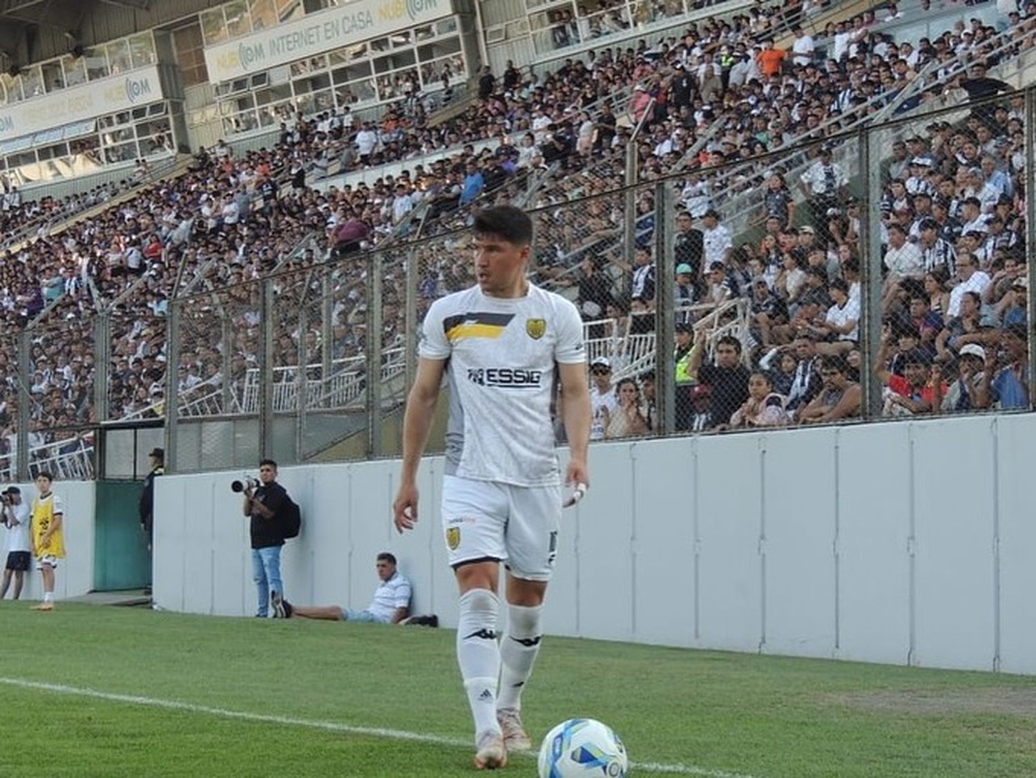 Fernández, otra baja para el aurinegro.