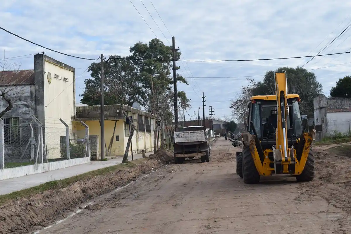 Retoman trabajos en Costanera Sur y avanzan en el asfaltado de calles