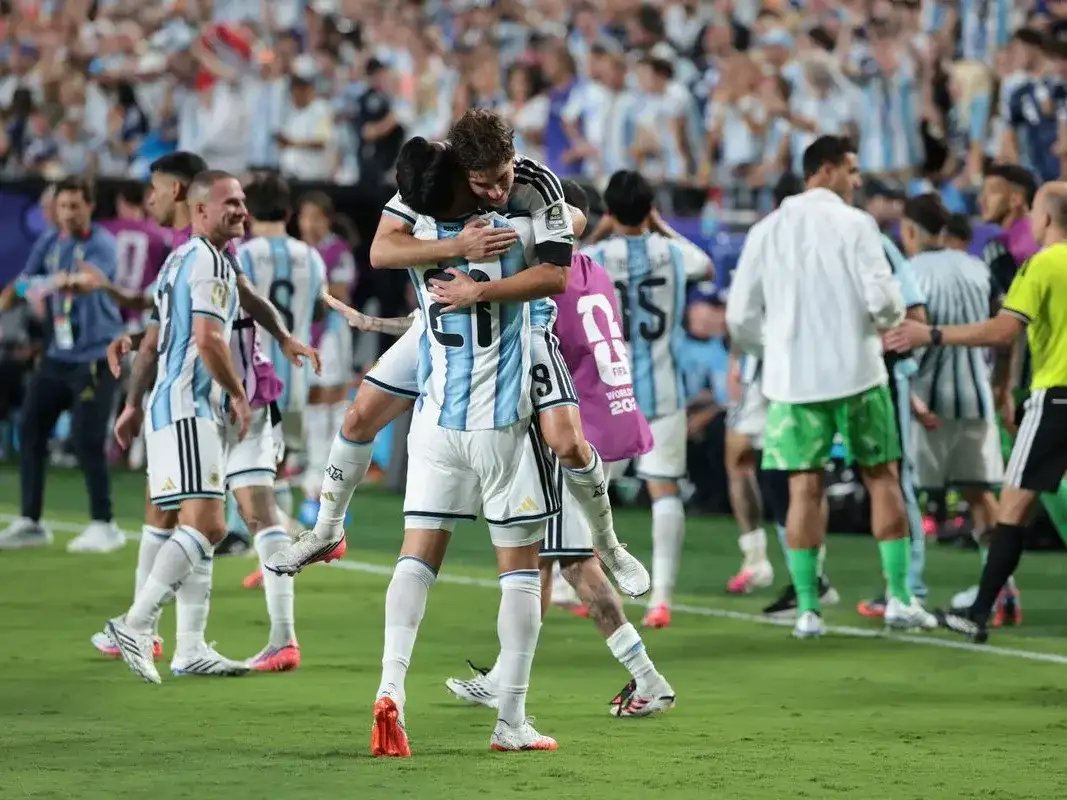 El equipo argentino sacó a flote otro juego muy difíci (@Argentina).