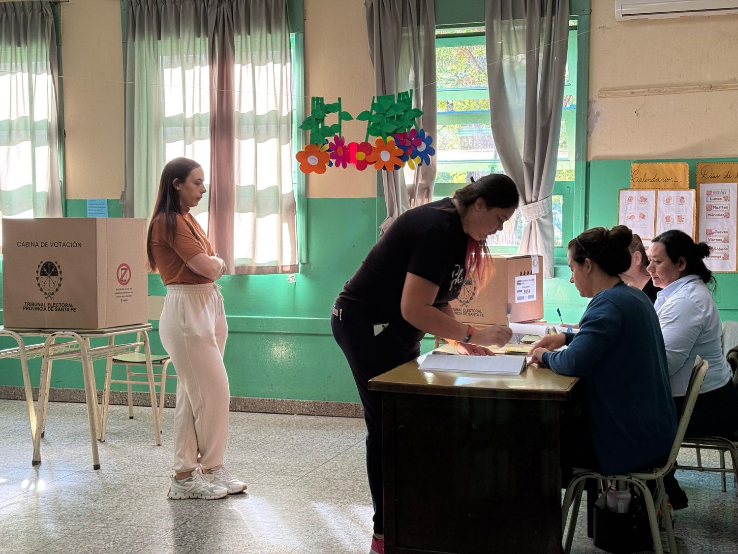 Con absoluta normalidad arrancó el domingo electoral en Avellaneda