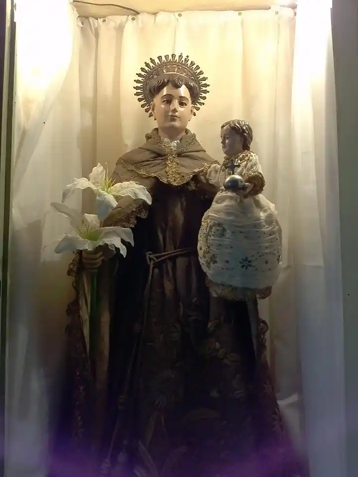 Antigua imagen de San Antonio de Padua que se encuentra en la parroquia que lleva su nombre en Gualeguay
