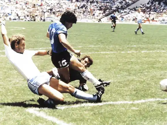 El BCRA una moneda del Mundial 2026 que conmemora los 40 años del histórico gol de Maradona a Inglaterra