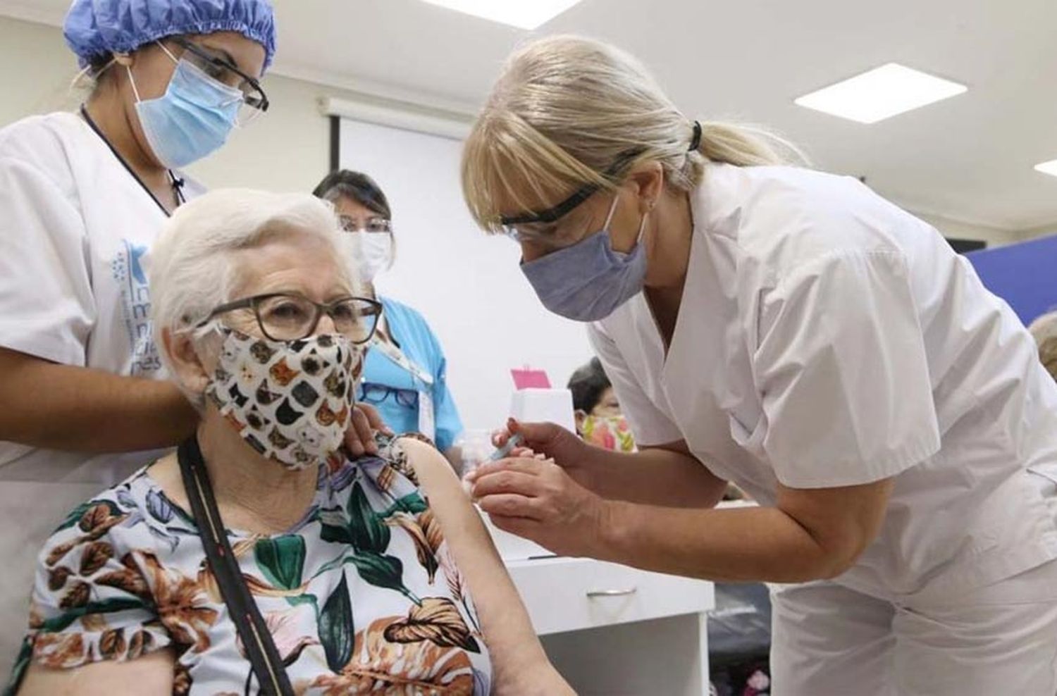 Este lunes empieza la vacunación en los geriátricos de la provincia