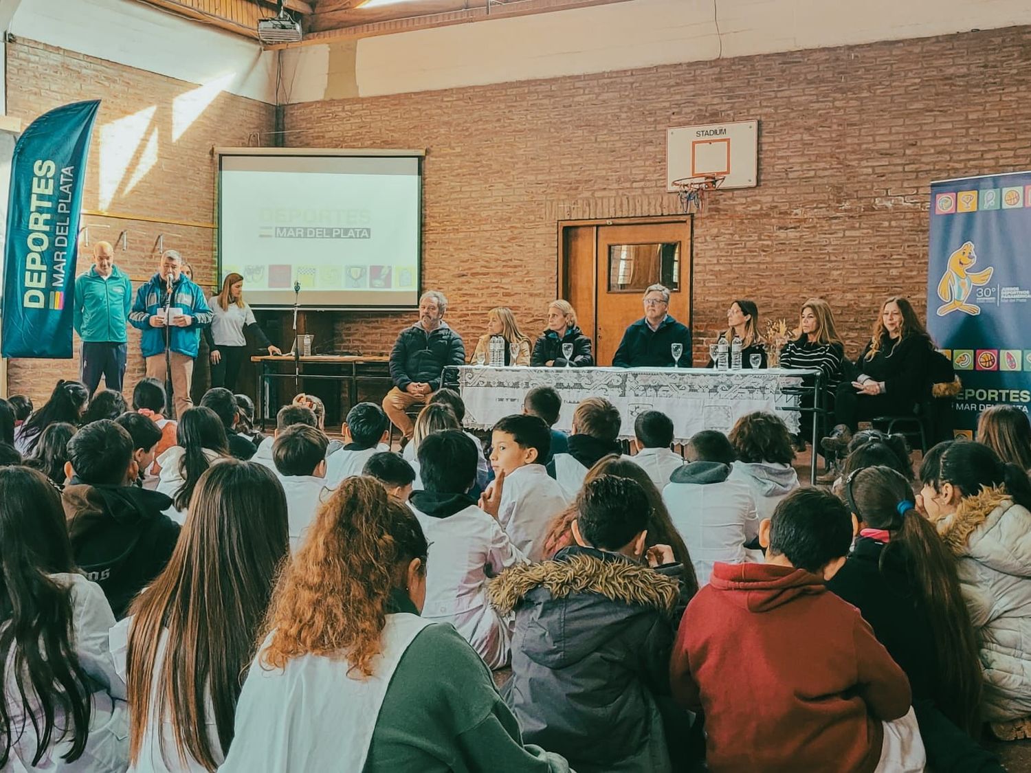 La presentación del nuevo PROVIDE tuvo lugar en la Escuela Municipal 16.