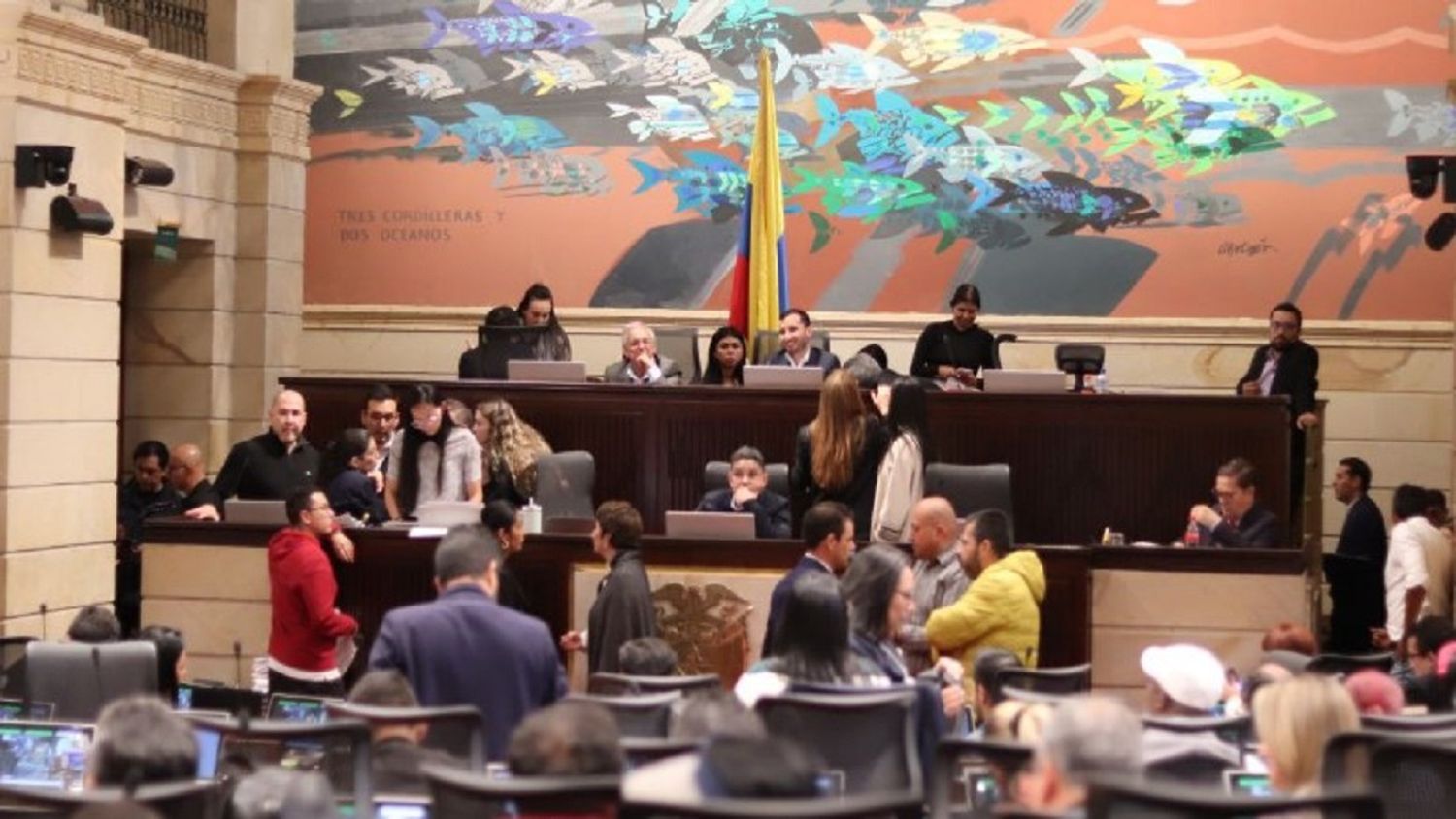 CONGRESO COLOMBIANO APRUEBA reforma del sistema de pensiones