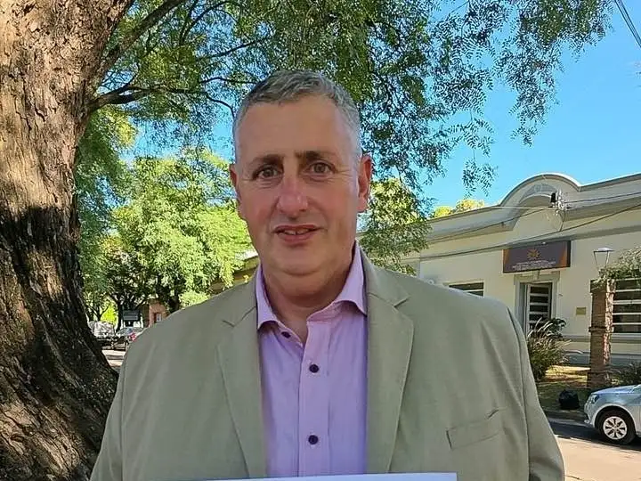 "Hoy estamos muy comunicados, pero poco informados”