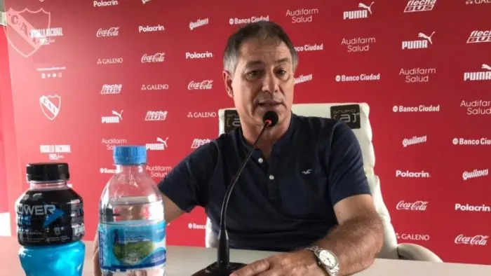 Holan enojado por el horario de Boca y Huracán y su resultado por las Copas