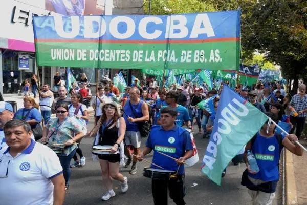 Docentes de toda la Provincia se movilizan al Ministerio de Educación Bonaerense
