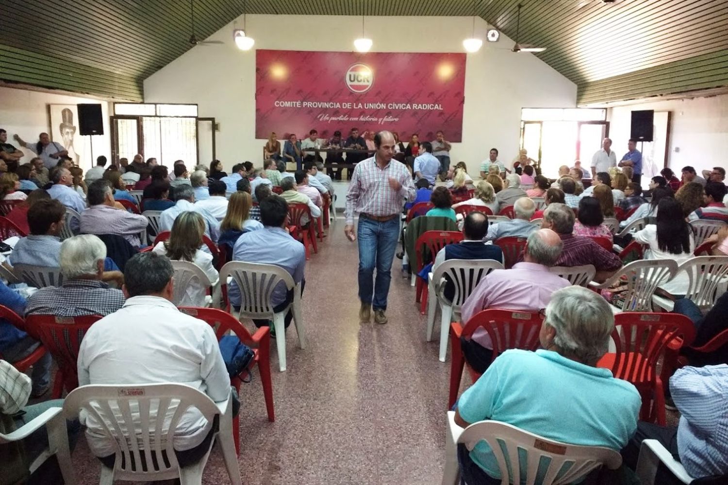 La pelea radical se traslada al Congreso partidario