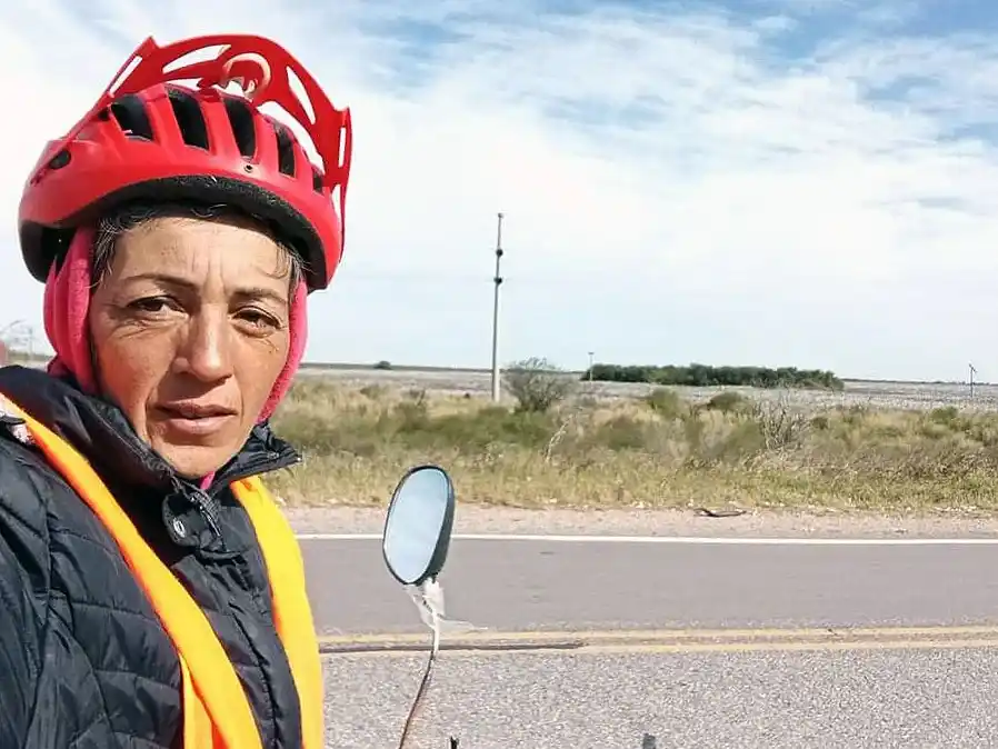 Teresita Cardoso emprendió nuevamente el desafío de viajar en bicicleta hasta Salta capital