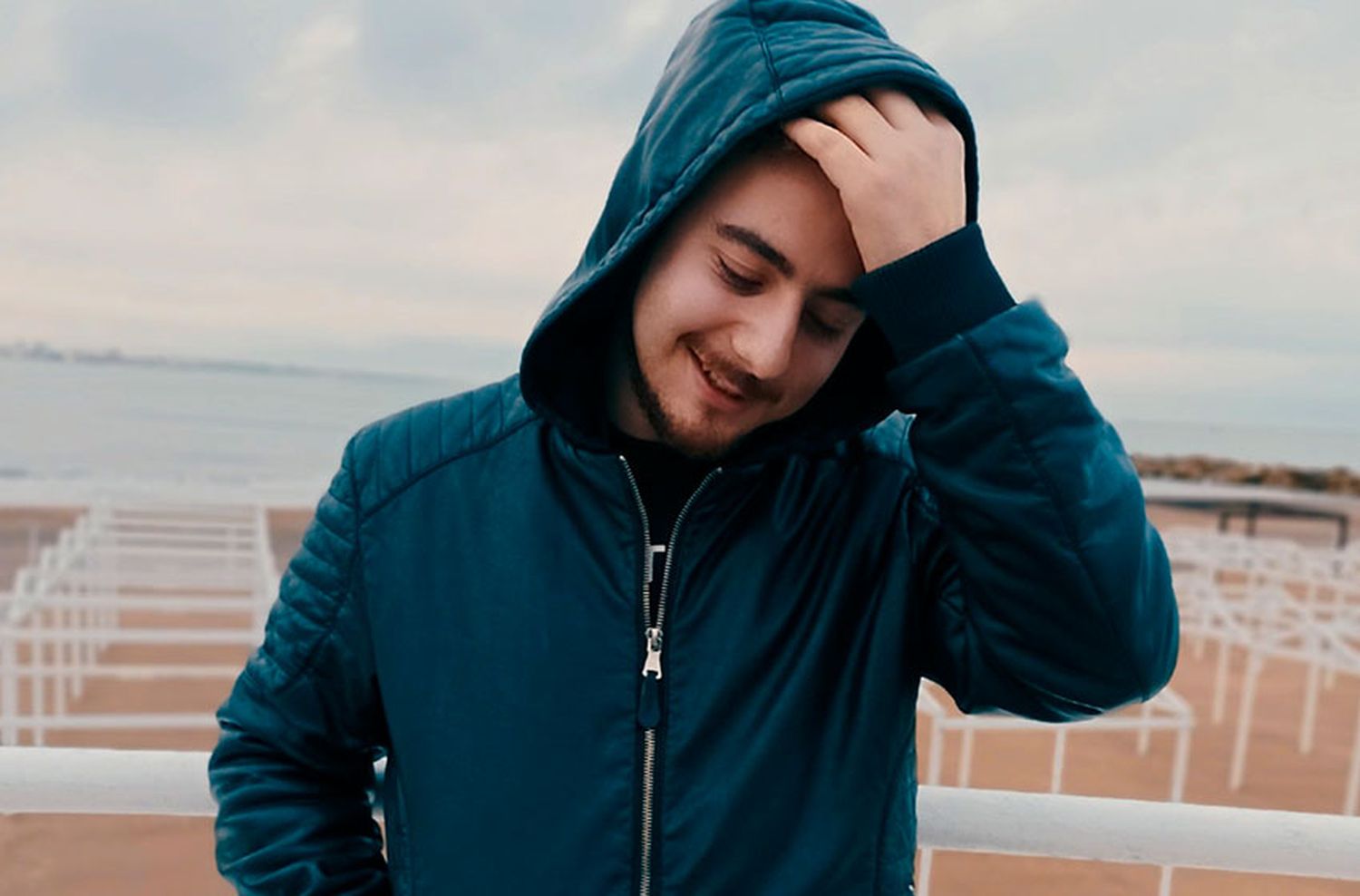 Santiago Salas, el kiosquero marplatense que es un furor en Tik Tok por sus desafíos
