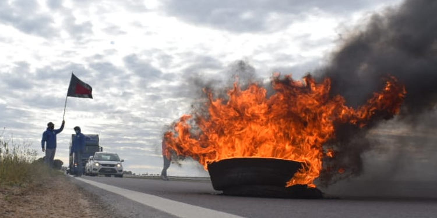 Se picó la protesta de guardavidas en Monte Hermoso y el Intendente se plantó: "No hay más diálogo que valga"