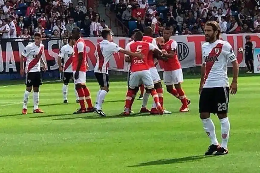 Un River opaco cayó ante los colombianos en Florida