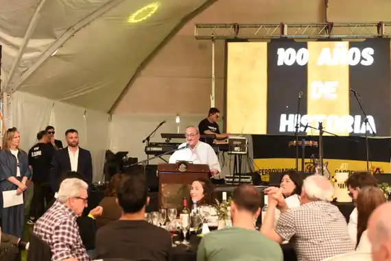 "Un club, y sobre todo este, es familia", aseguró Lunghi en el centenario del Club Ferroviarios de Gardey