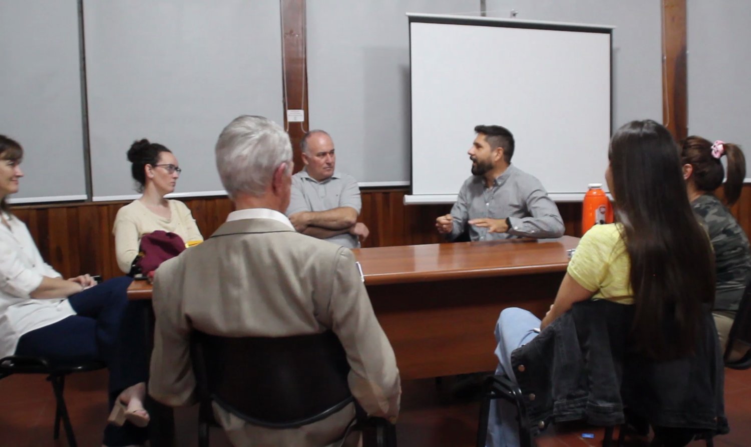 Libertador San Martín: Se realizó un conversatorio taller sobre el rol de los partidos vecinales en el siglo XXI