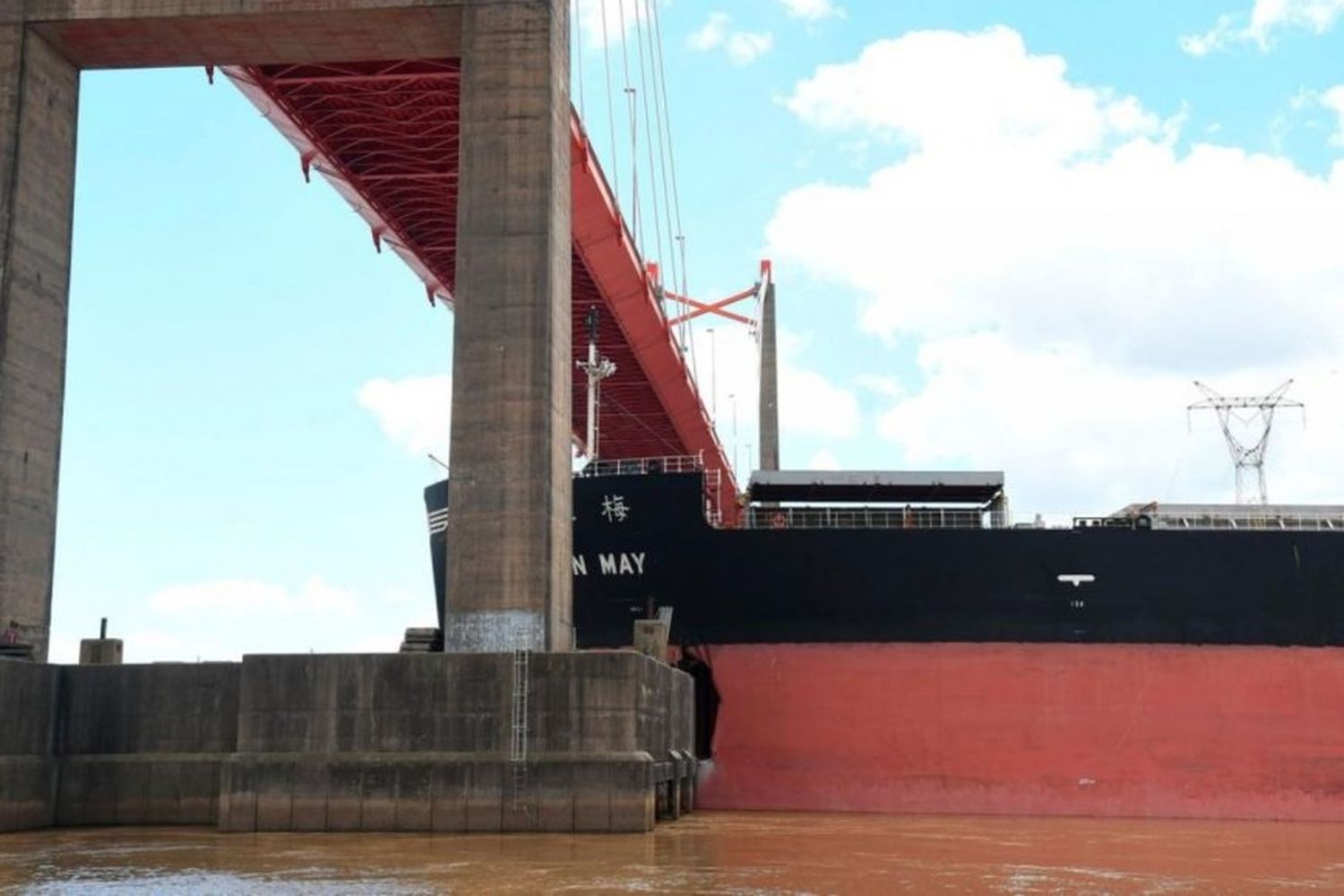 Procesaron al capitán y a su asesor del buque que chocó el puente Zárate- Brazo Largo