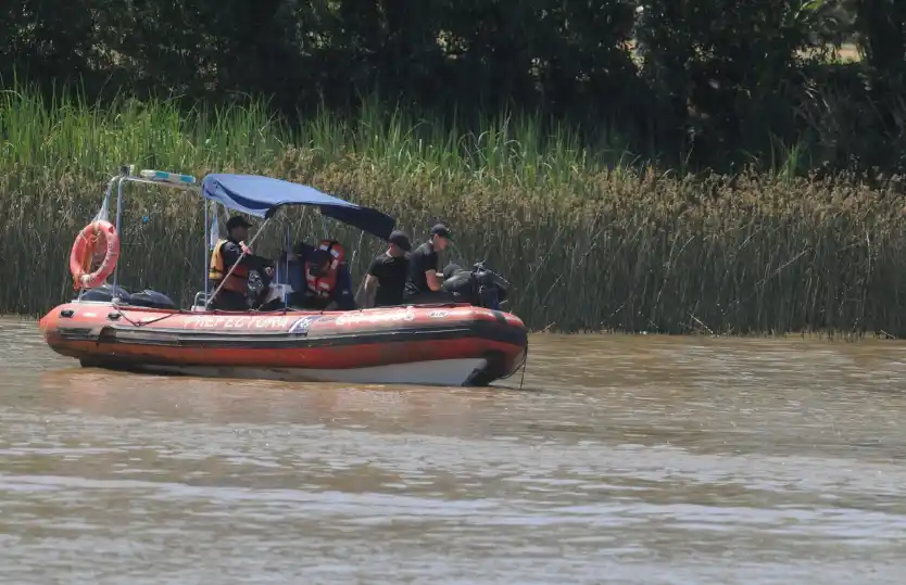 Hallaron muerta a una chica que había caído al río Luján