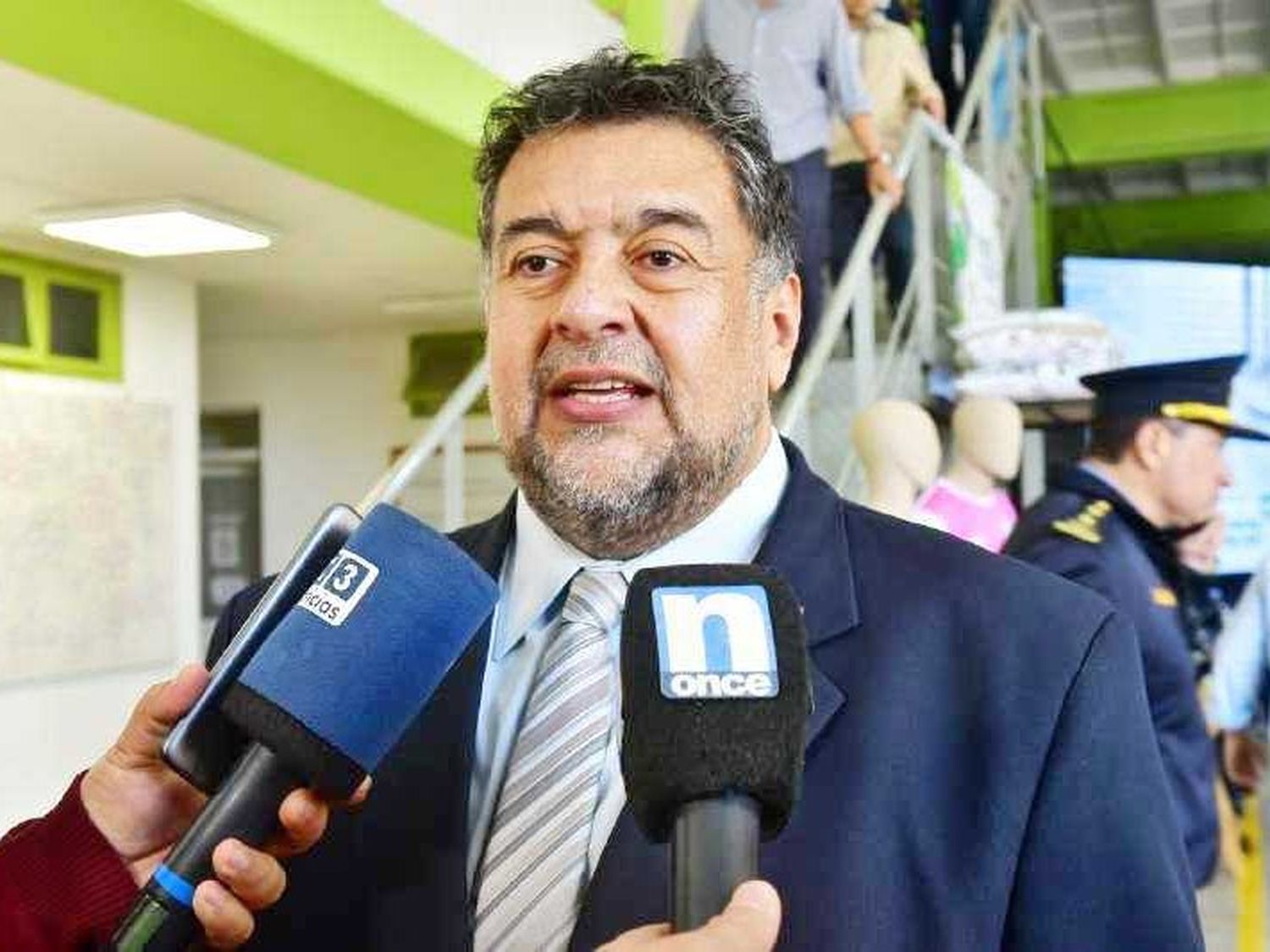El ministro González dijo que “Argentina se está
convirtiendo en el Estado 51 de Estados Unidos”