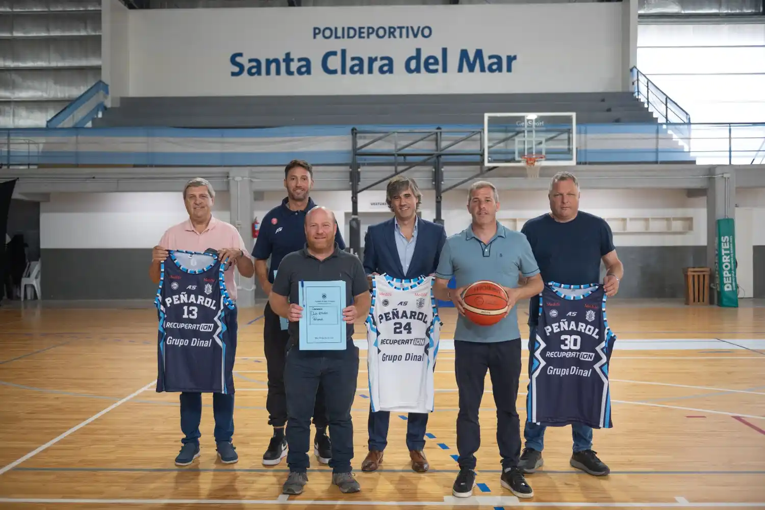 Peñarol firmó el convenio para jugar en Santa Clara