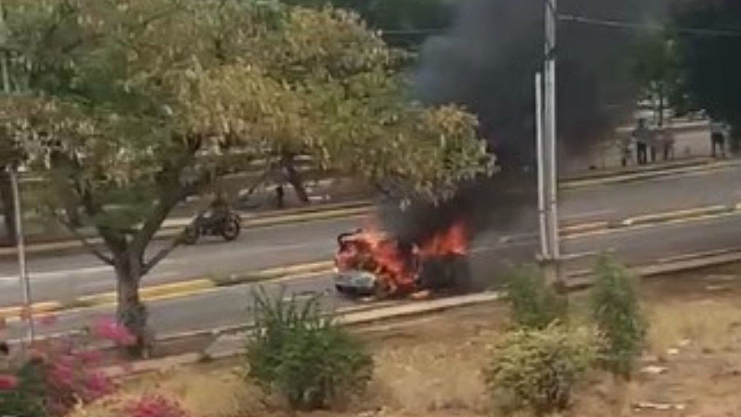PIDEN EXPLICACIÓN A PDVSA: Bomberos desconocen causas de incendios de vehículos en Zulia