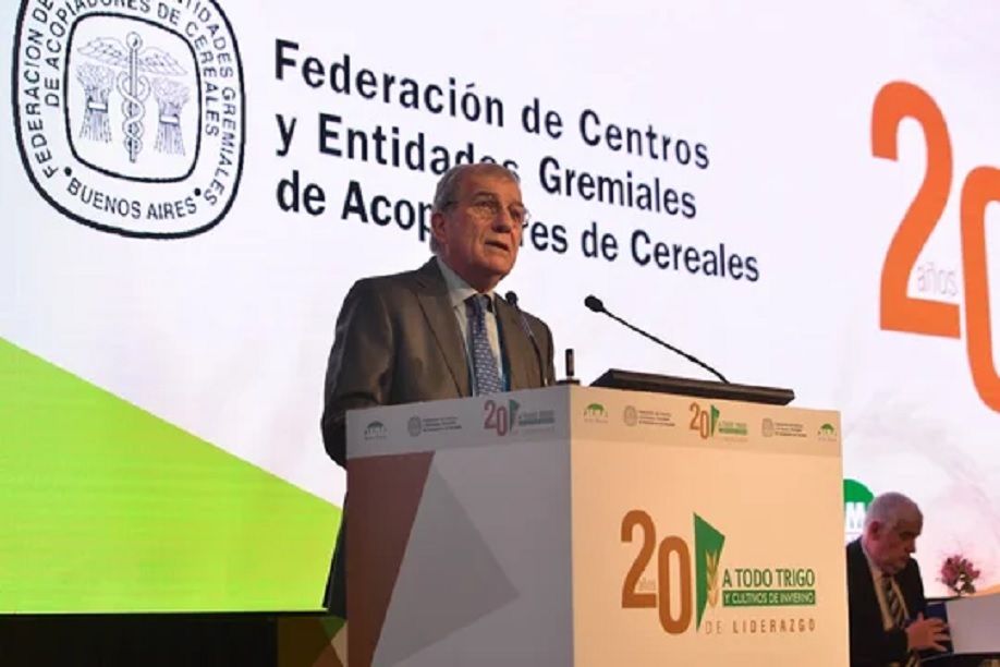 "Hace años que estamos trabados en estas miserias y el mundo nos pasa por encima", destacó el presidente de la Federación de Acopiadores