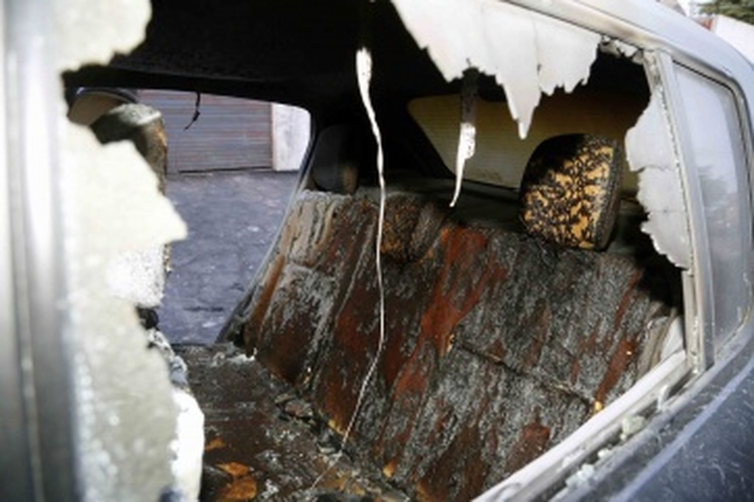 Hurlingham: Le tiraron una bomba molotov a un militante del FPV