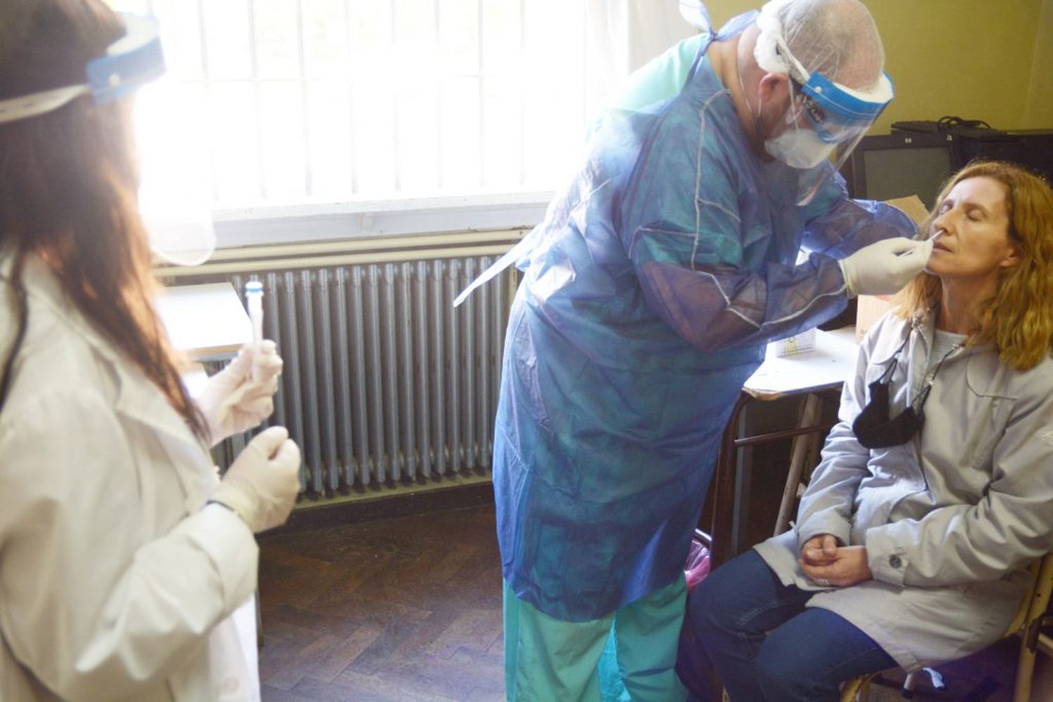 La búsqueda de casos asintomáticos en docentes detectó un solo positivo en más de 100 test