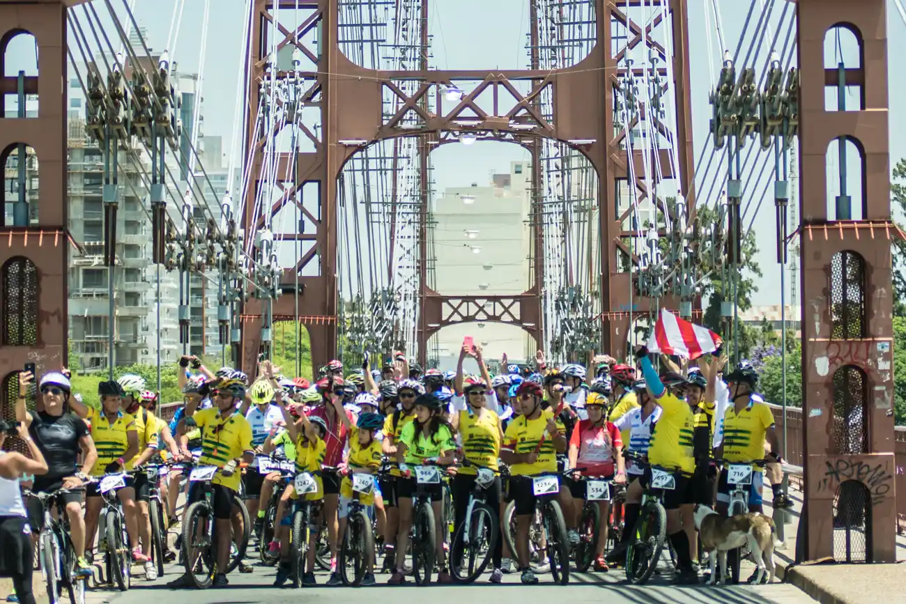 Más de 1500 ciclistas participaron del VI Cruce del Túnel Subfluvial