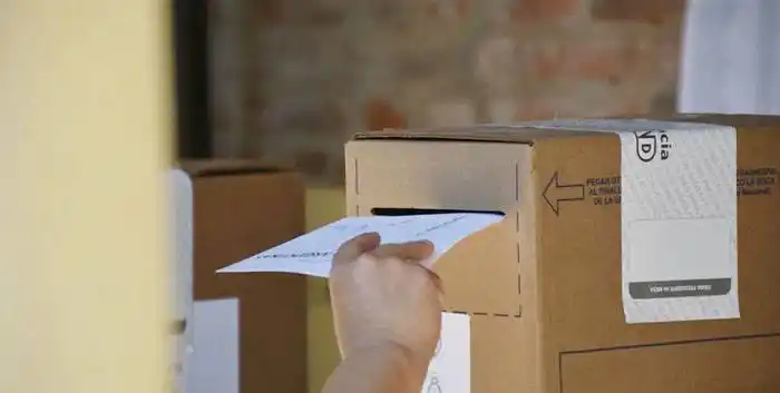 Elecciones en Santa Fe: el gobierno provincial confirmó las fechas de las PASO y generales