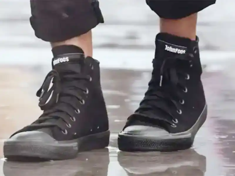 Histórica marca de zapatillas cerró su planta y comenzará a importar desde Asia