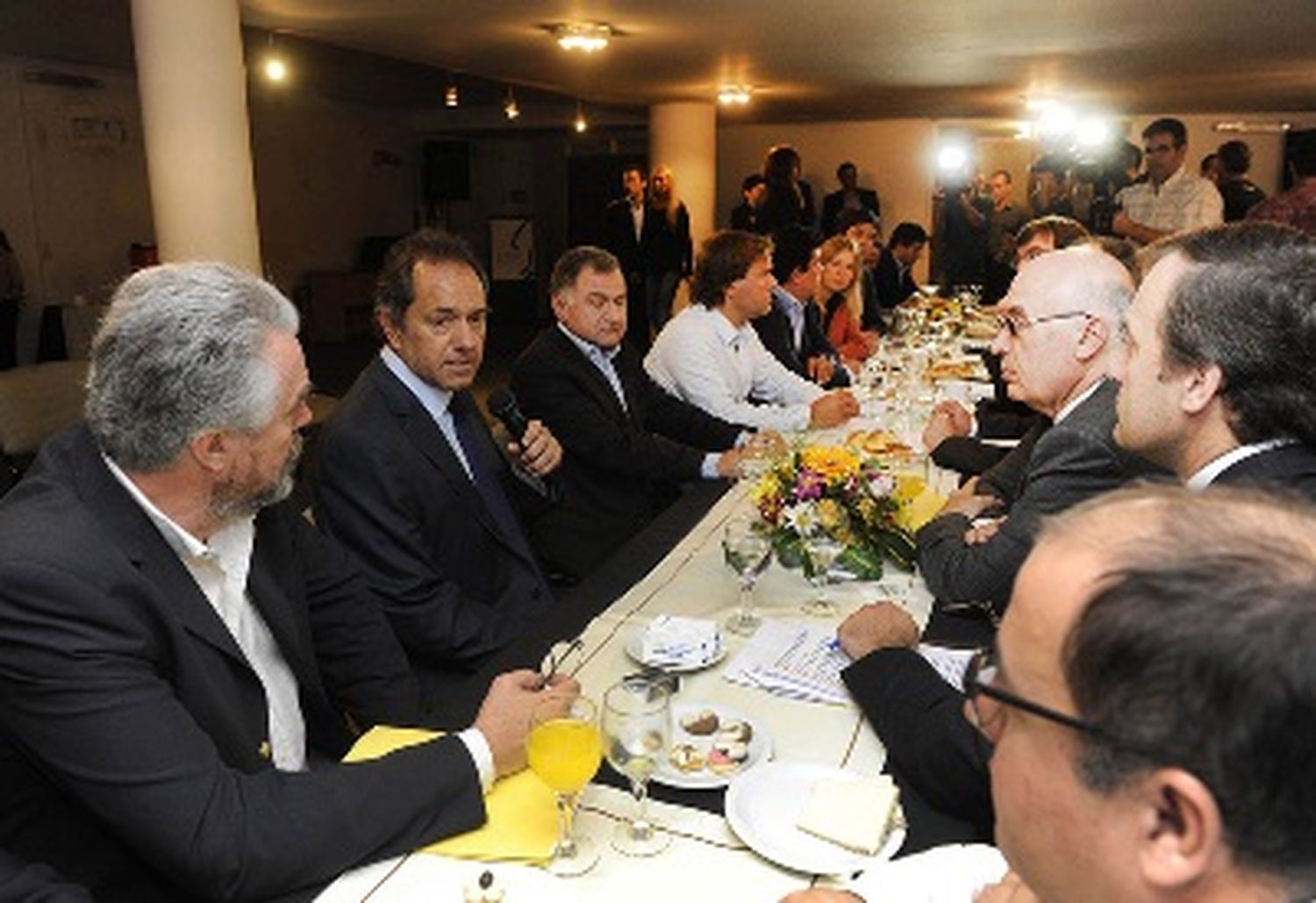 Emergencia en Seguridad: Scioli se reunió con intendentes para evaluar medidas en municipios