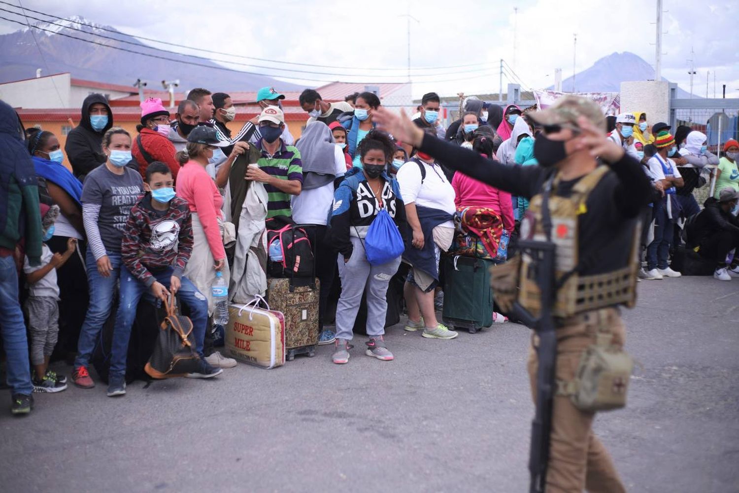 En su mayoría venezolanos: Chile deportará 100 migrantes varados en la frontera con Bolivia