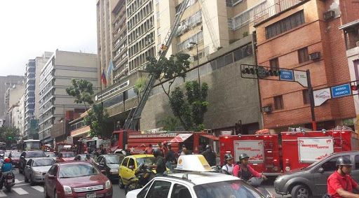 ¡ESPELUZNANTE!: preso intenta quitarse la vida saltando al vacío en sede del Cicpc (+video)