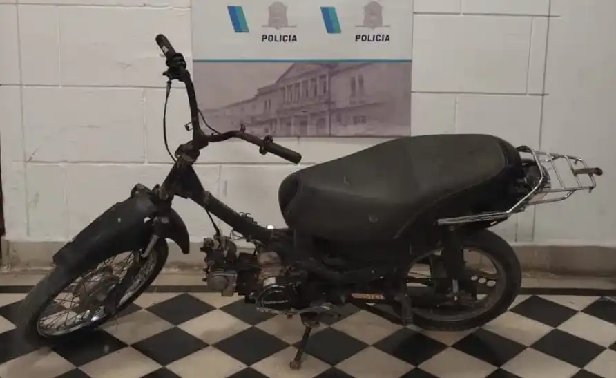 La policía recuperó ayer, una moto que había sido sustraída