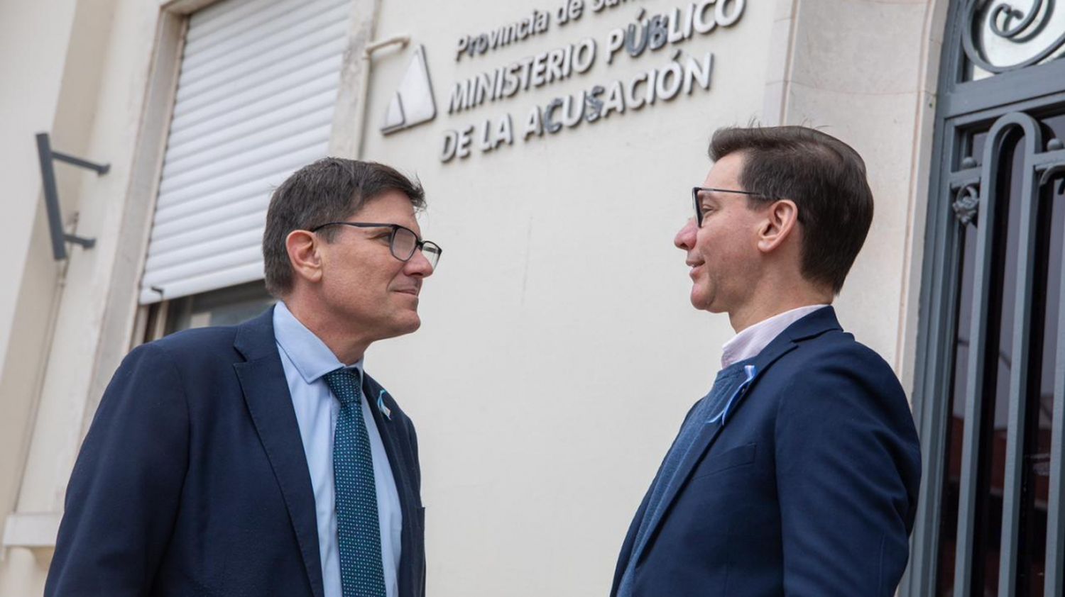 El ministro José Goity y el vicepresidente ejecutivo de la CAS, Daniel Di Lena, entre otros funcionarios, firmaron la documentación dirigida a la Fiscalía General.