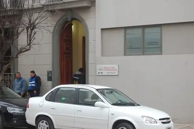 El Jockey y el Hipódromo fueron allanados por una infracción