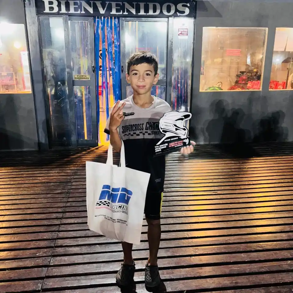 Valentino Bogue cerró el año con un podio en el SuperMX Ciudad de Buenos Aires