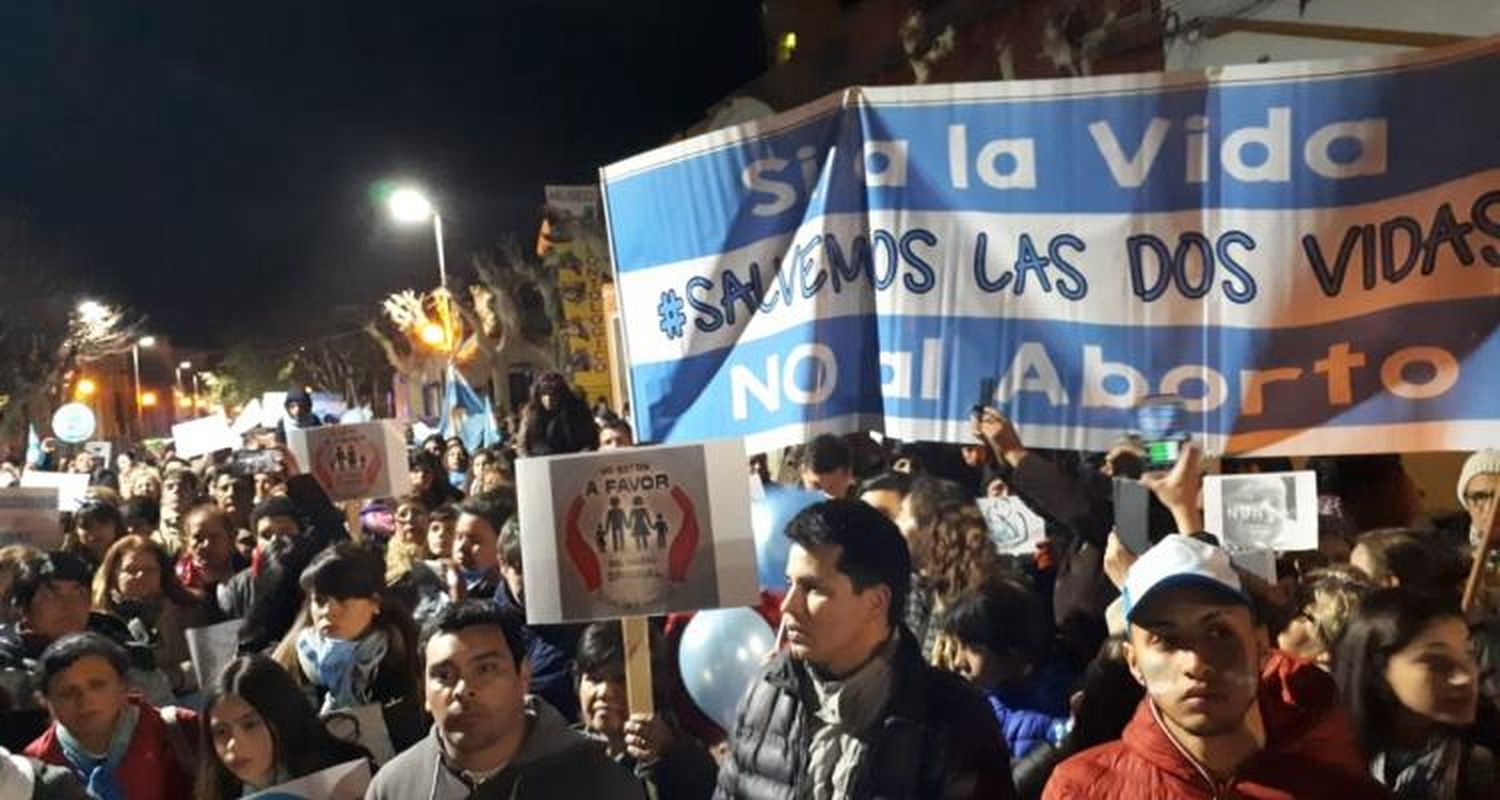 Multitudinaria marcha “por las dos vidas” fue recibida por Salazar: “La inmensa mayoría de San Pedro es provida”, dijo